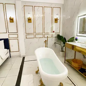 A In Glamour ** Ho Chi Minh City